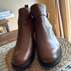 Brand new Women’s Burberry Chelsea boot.